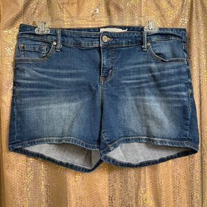 Torrid Blue Jean Stretchy Shorts 5" Inseam Size 16
